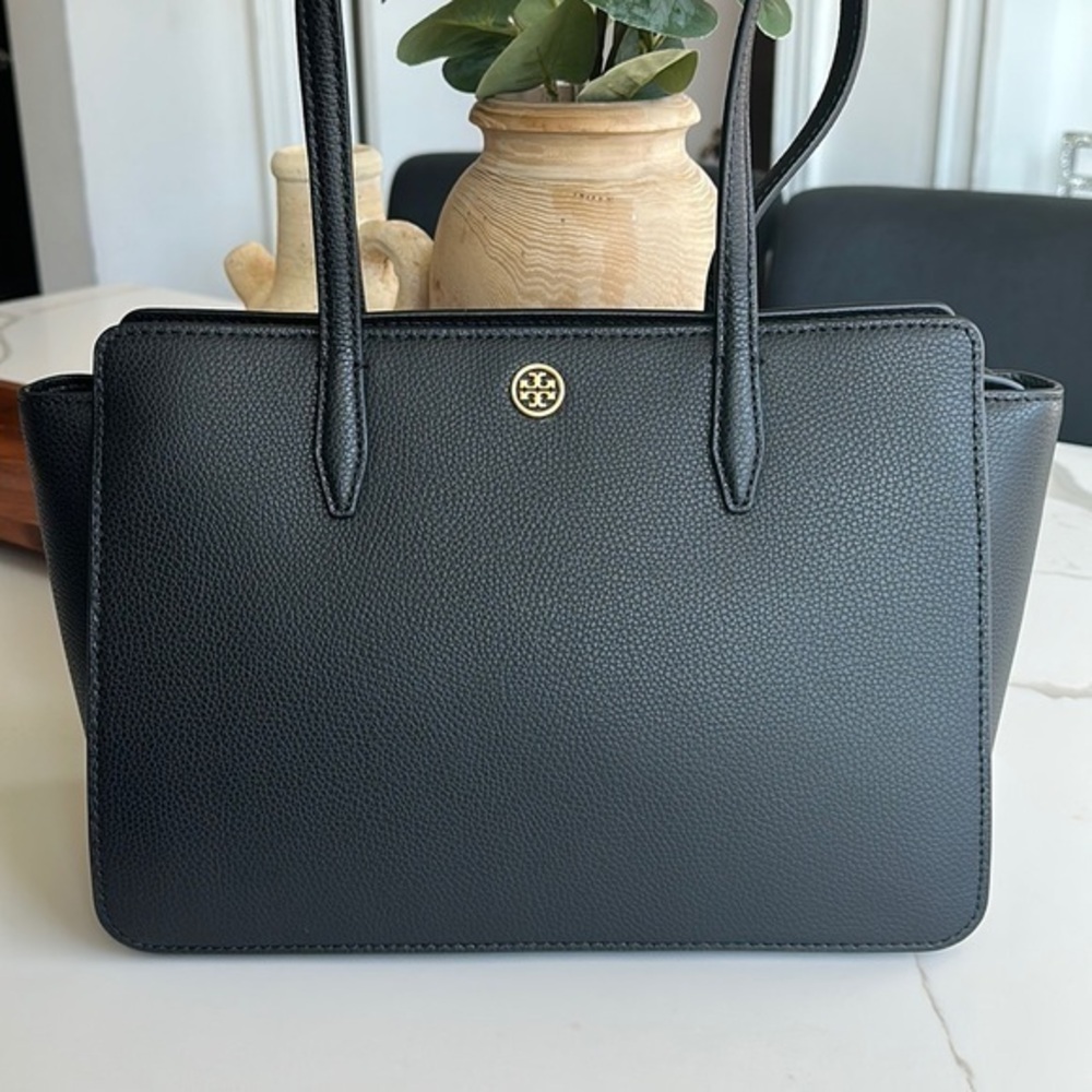 Tory Burch
Robinson Small Leather Tote